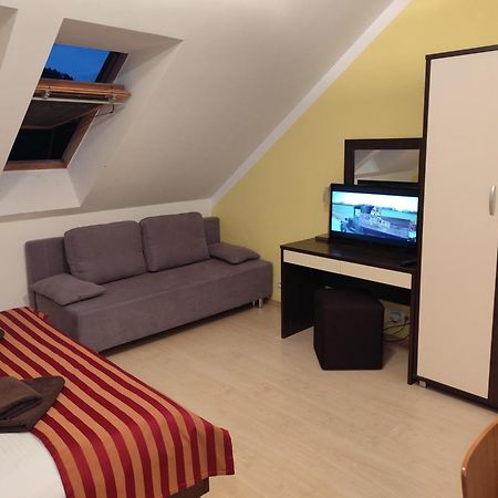 Apartman Liptov - Hotel Bešeňová Buitenkant foto