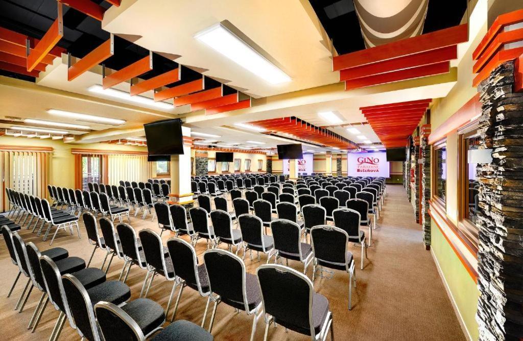 Apartman Liptov - Hotel Bešeňová Buitenkant foto